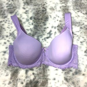 Brand new, lavender underwire bra. Elegant lace detailing and crystal✨accents.